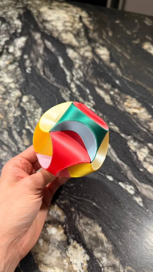 The multicoloured star up close