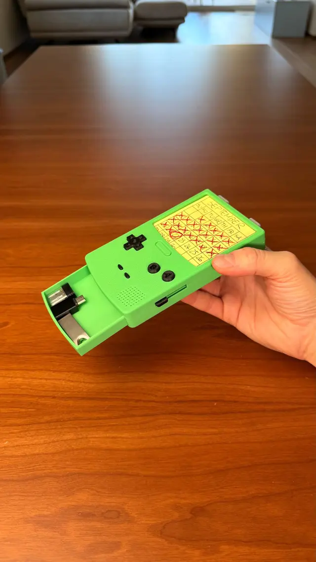 Il cassetto segreto della Memo Boy che scorre fuori dal fianco